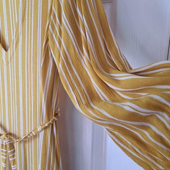 SOLD on another platform 💛 Matilda Peasant Dress - Picture 5 of 11